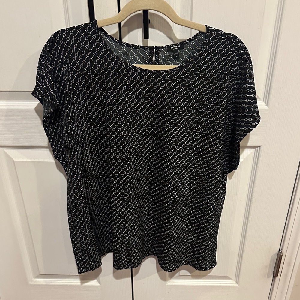Express Black and White Patterned Short Sleeve Top